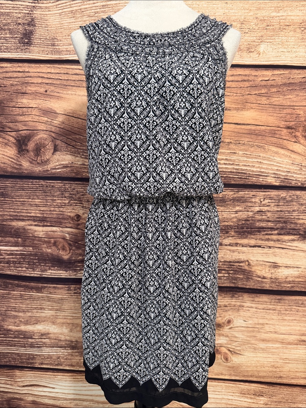 Max Studio Black & White Patterned Sleeveless Midi Dress